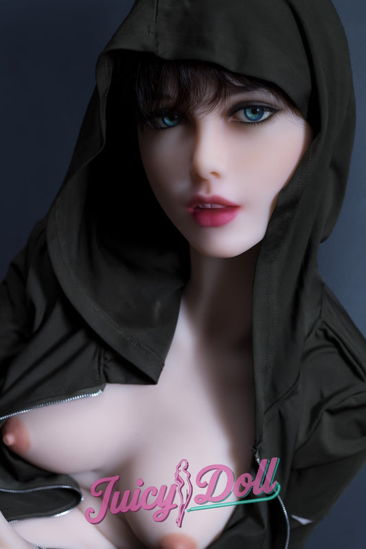 Lilou,168cm Fcup,Short dark hair