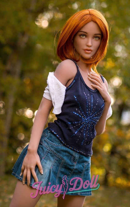 lilian,160cm,Bcup,Little girl going on a picnic