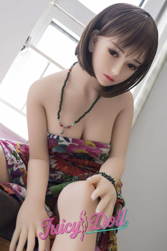 Anna, 156 cm, bonnet C, jupe longue asiatique