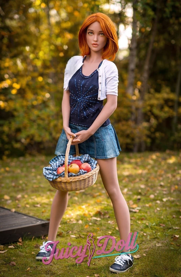 Lilian, 160 cm, B-Körbchen, kleines Mädchen auf einem Picknick