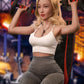 Linda, 160 cm, Körbchengröße D, im Fitnessstudio