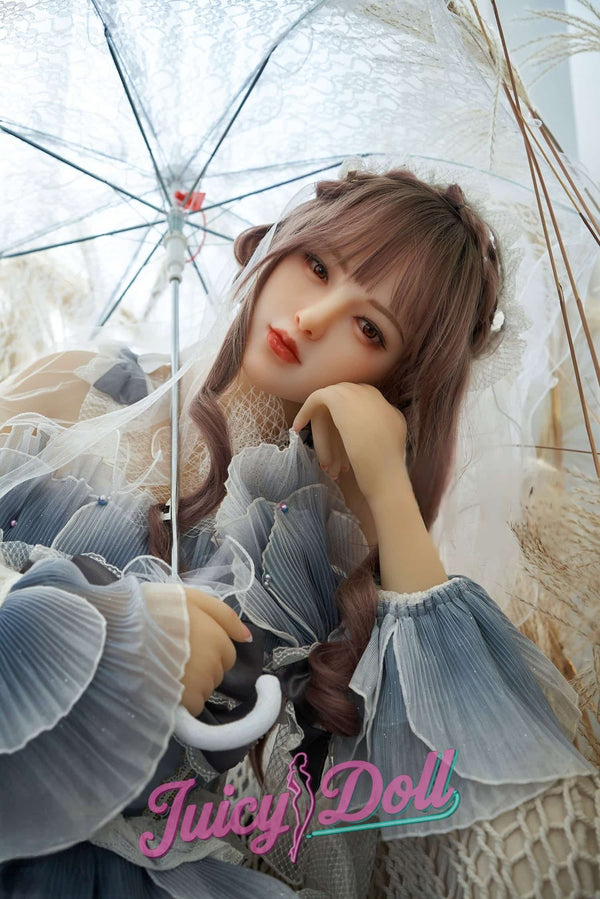 Nova, 165 cm C-Körbchen, Lolita