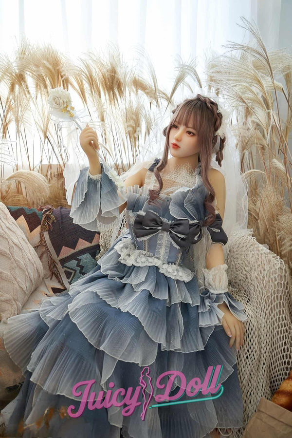 Nova, 165 cm C-Körbchen, Lolita