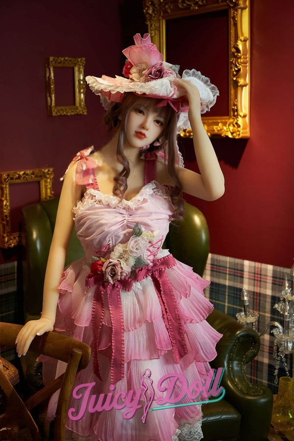 Nova, 165 cm C-Körbchen, Lolita
